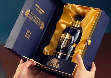 唐山青云郎酒年份酒为什么比飞天茅台贵那么多，定价是否合理？值得收藏回收吗？