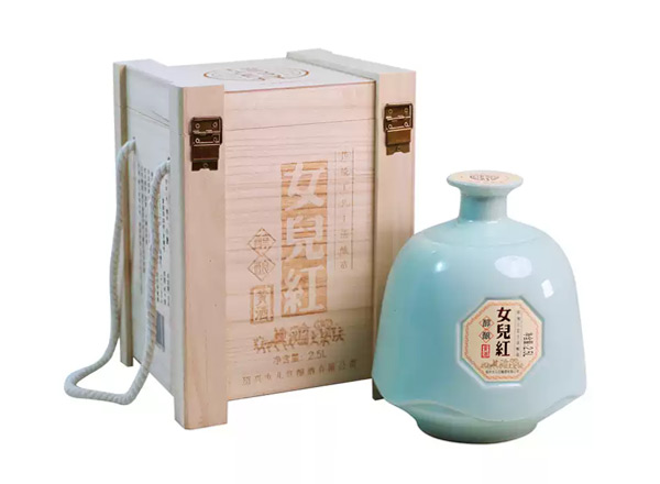 唐山回收绍兴女儿红黄酒醇酿花雕酒木质礼盒2.5L坛装黄酒
